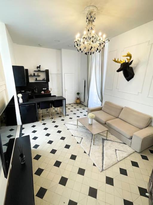 Apartamento Romantique Jacuzzi, Au Chateau A 30 Min De Paris Limay Exterior foto